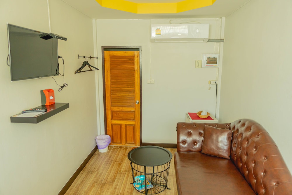 Classic Home - Photo 16