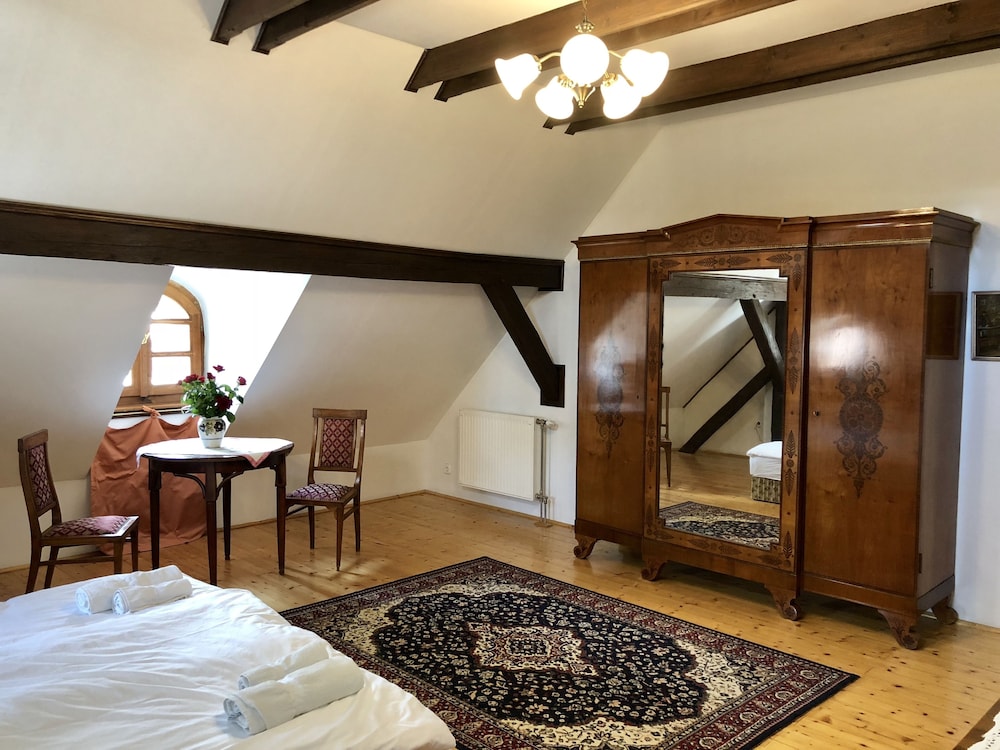 Superior Room, 1 Queen Bed with Sofa bed, Partial Lake View