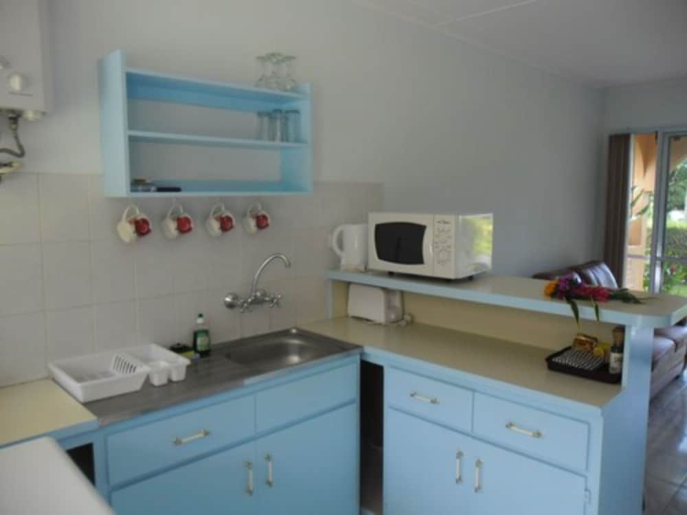 2 Bedroom Ocean Breeze Apartment photo 2