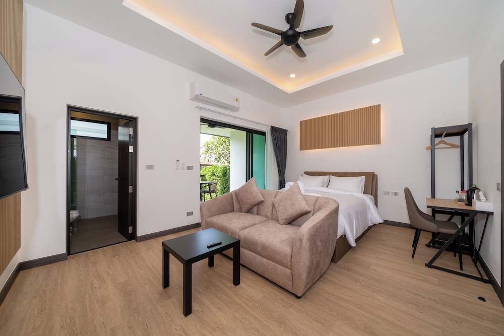 Deluxe Double Room, Garden View