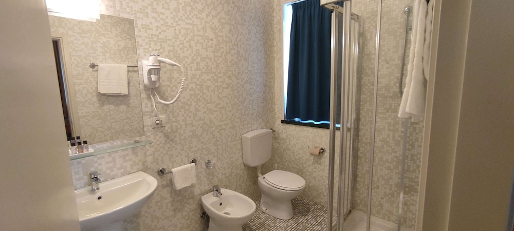 Classic Room, 1 Twin Bed thumbnail 5
