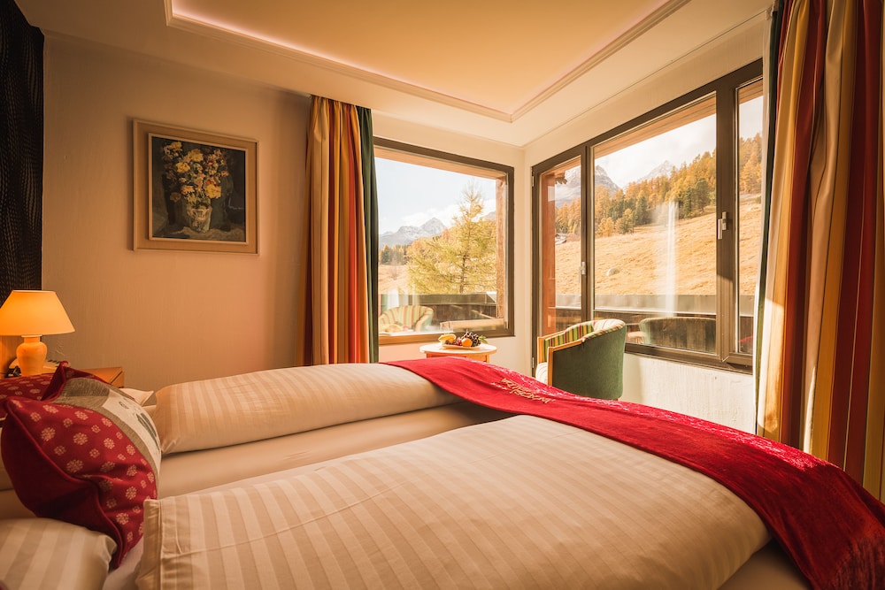 Deluxe Double Room, 1 King Bed thumbnail 5