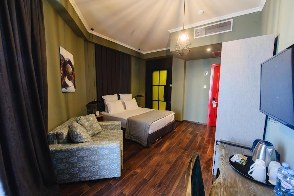 Family Room photo 2