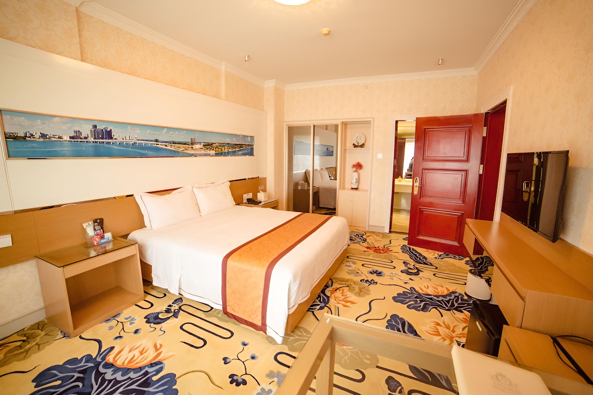 Deluxe Suite photo 2