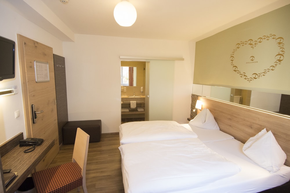 Standard Double or Twin Room - Photo 3