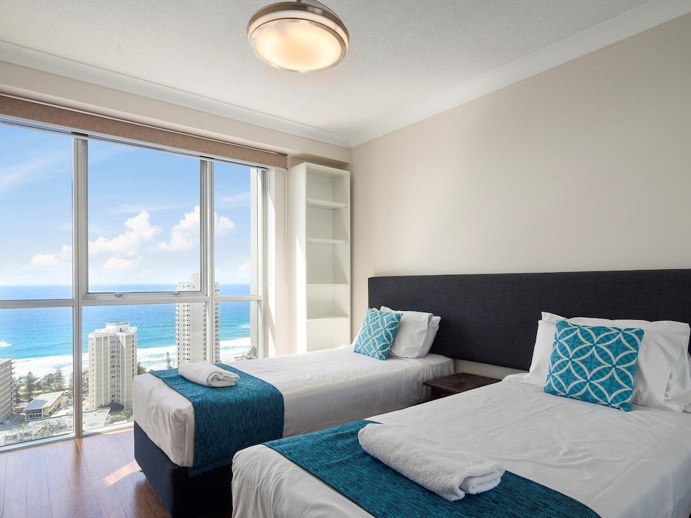Three-Bedroom Apartment with Ocean View (High Floor) photo 2
