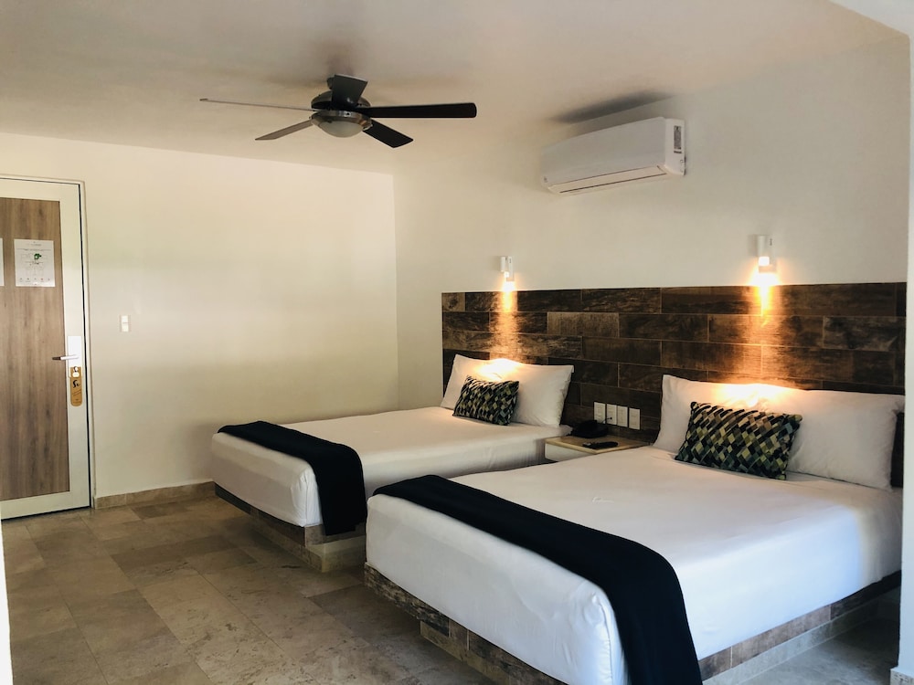 Standard Room, 2 Double Beds - Photo 3