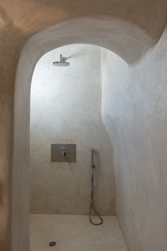 Family Suite, Jetted Tub (Caldera View) - Photo 14