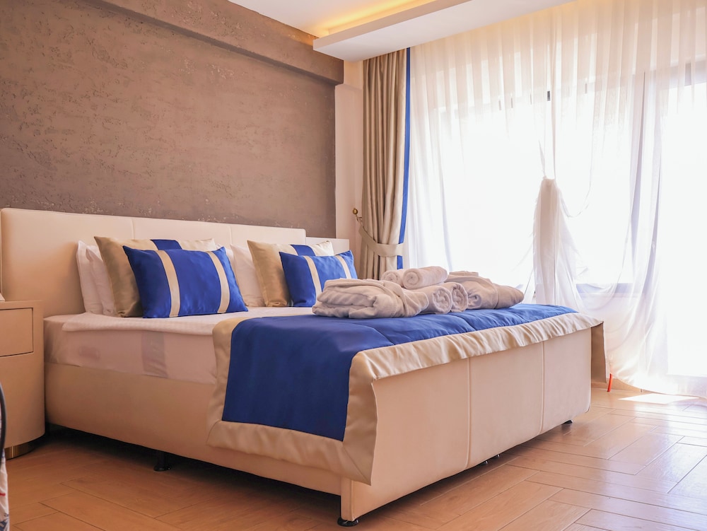 Deluxe Suite, Balcony, Sea View photo 1