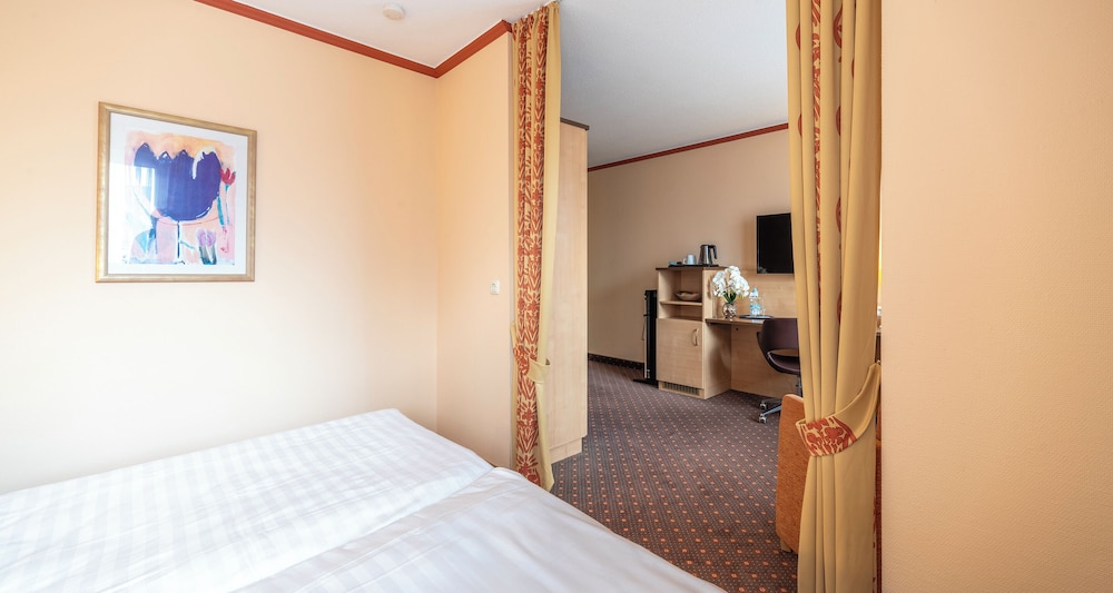 Junior Suite, 1 Double Bed - Photo 10