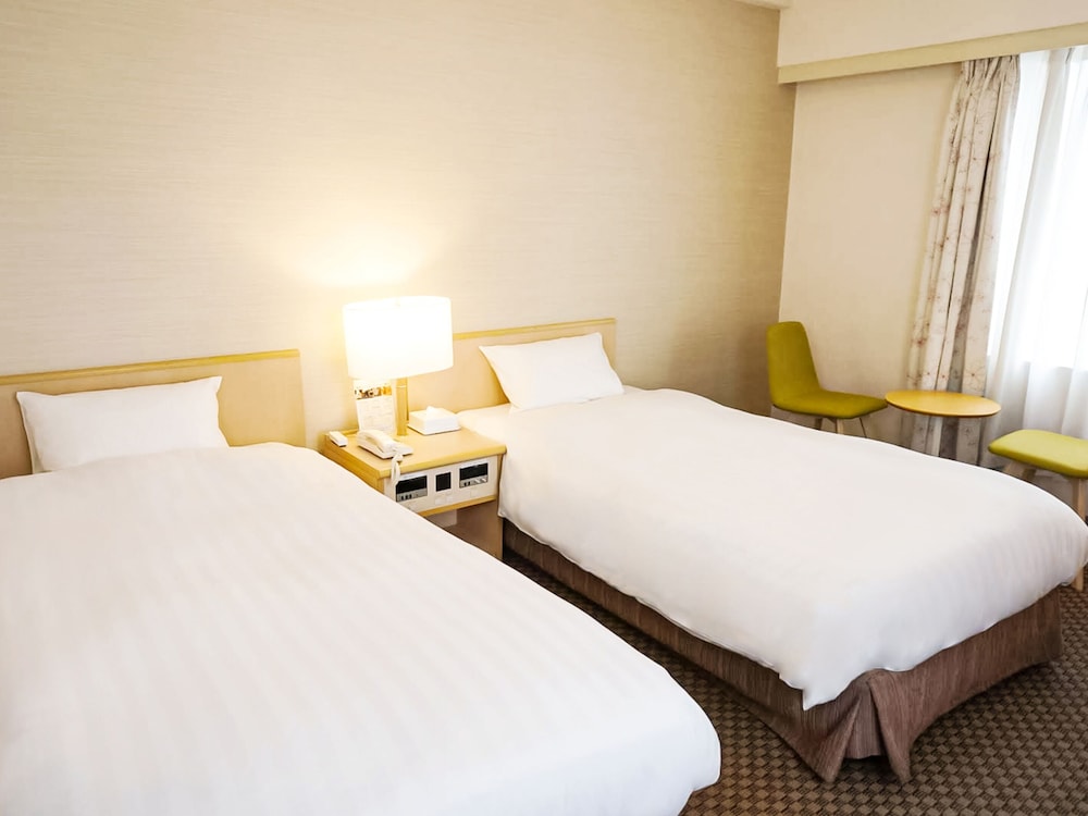 Basic Twin Room, Multiple Beds, Non Smoking - Photo 1