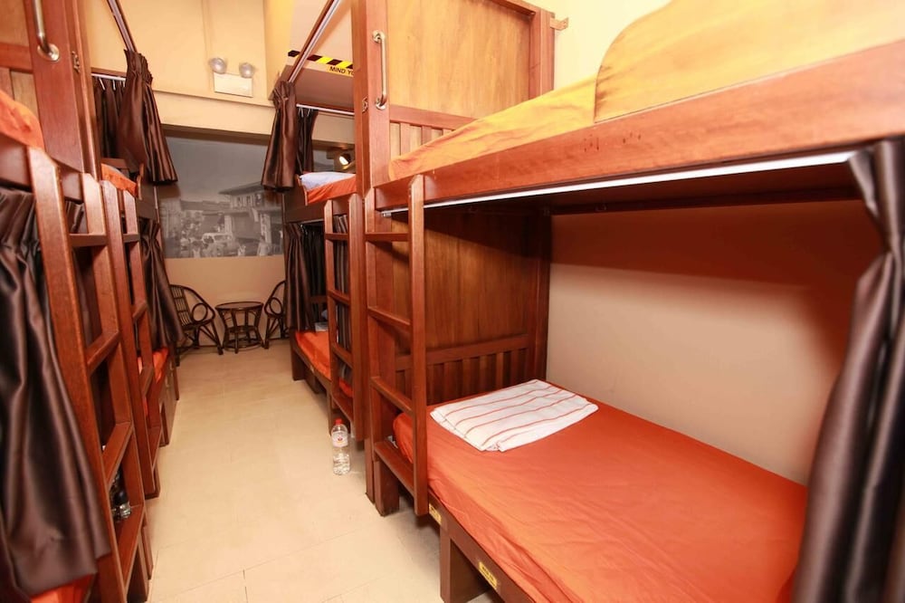 8-Bed Female Dormitory (No Windows) photo 2