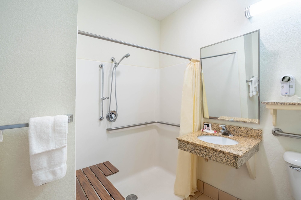 Room, 2 Queen Beds, Accessible photo 2