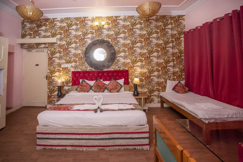 Royal Studio Suite, City View