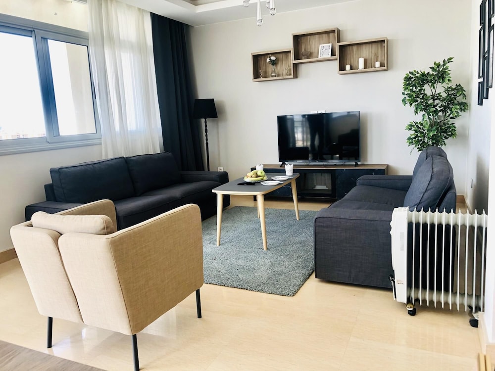 Apartment photo 2