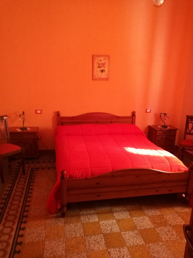 Comfort Double Room, Shared Bathroom (Arancio)