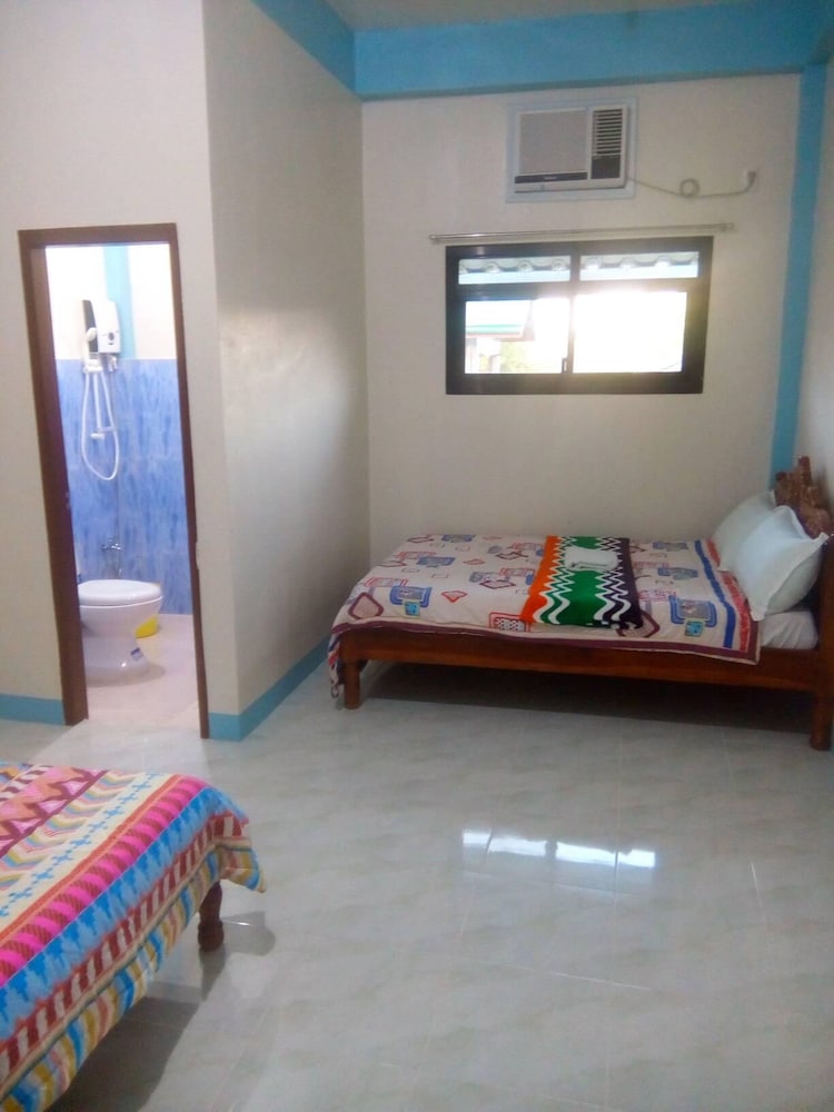 Economy Twin Room photo 3