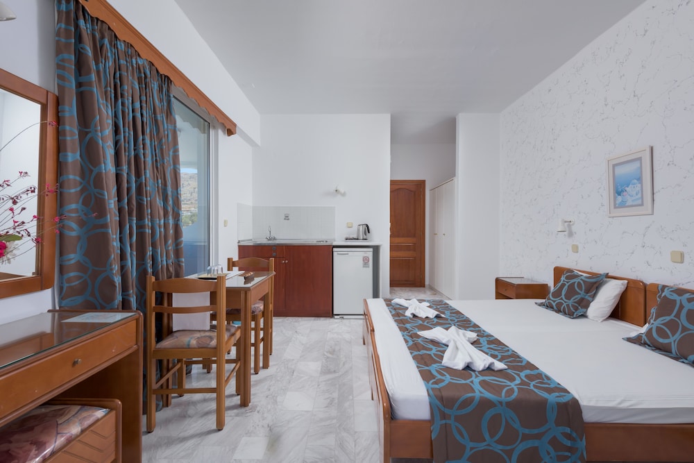Basic Double or Twin Room (for 2 people) photo 1