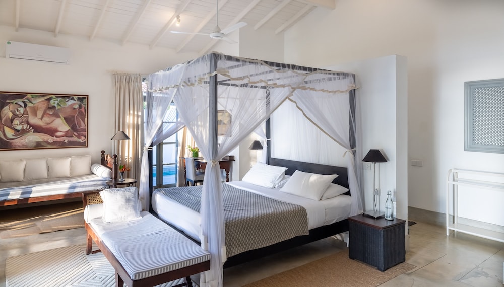 Master Room with Plunge Pool