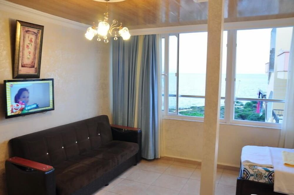 Standard Triple Room photo 3