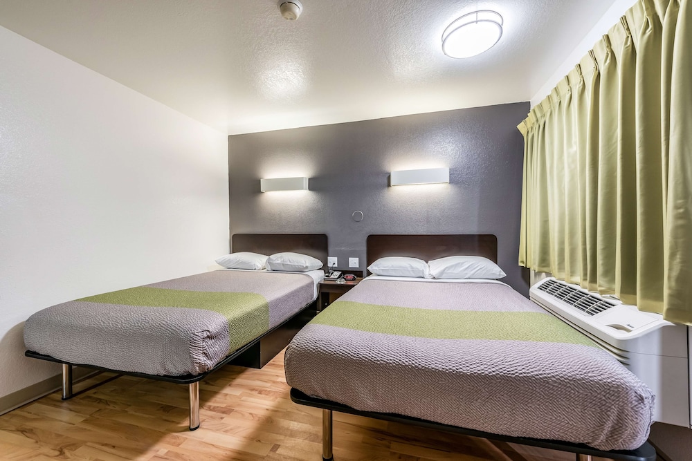 Deluxe Room, 2 Double Beds, Smoking, Kitchenette photo 3