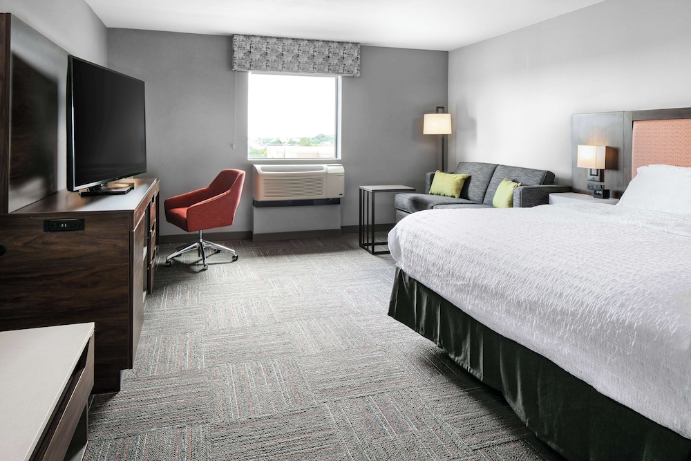 Suite, 1 King Bed, Non Smoking - Photo 5
