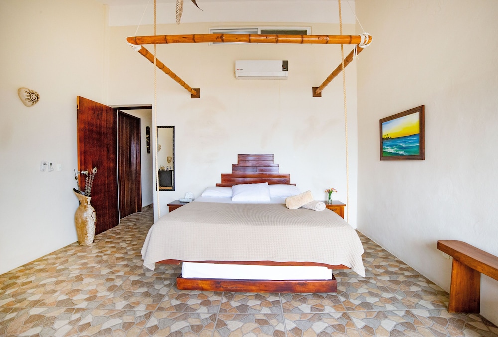 Junior Suite, 1 Bedroom, Private Bathroom, Ocean View photo 3
