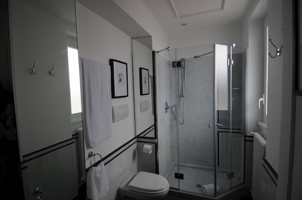 Classic Suite, 1 Double Bed with Sofa bed photo 3
