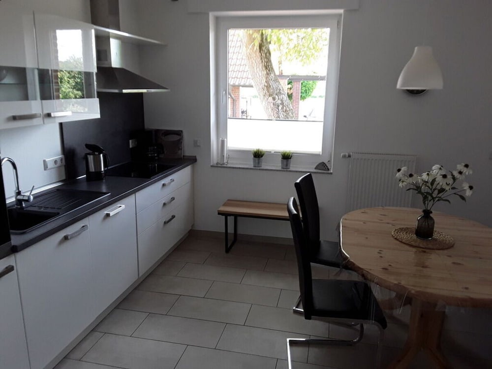 Apartment photo 2