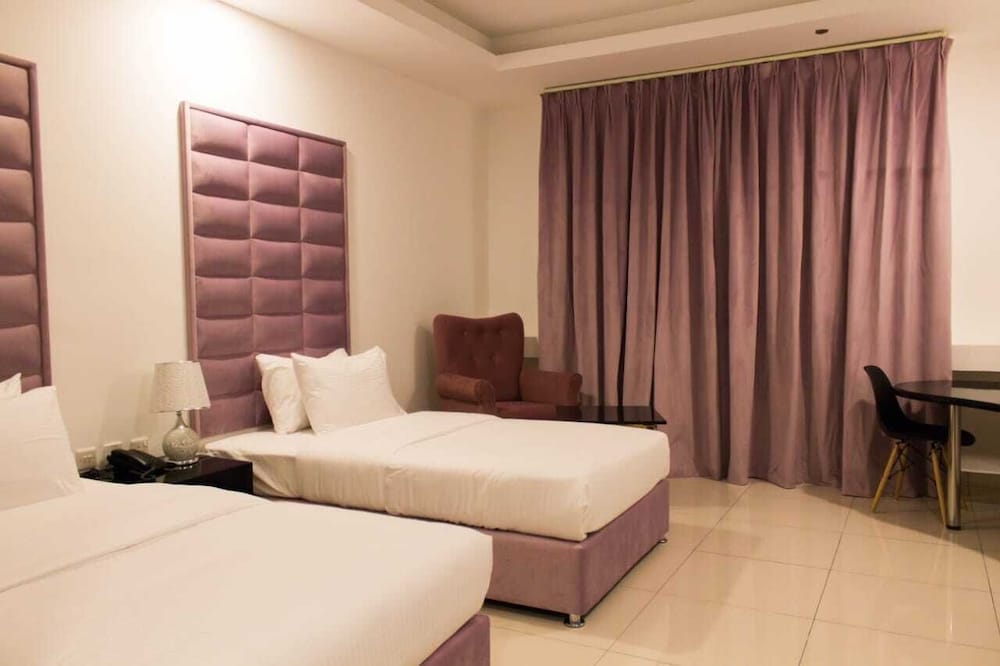 Standard Twin Room, 2 Twin Beds, Smoking, City View - Photo 6