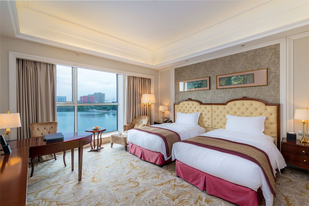Superior Twin Room, Lake View