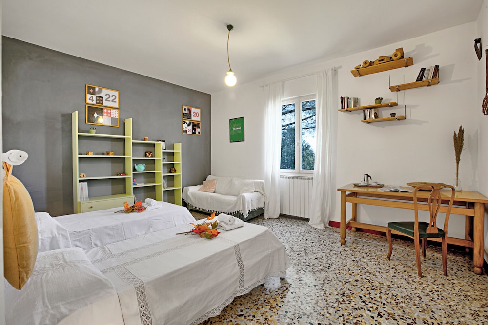 Family Apartment, Multiple Bedrooms (Cozy Counrtry House Btn)