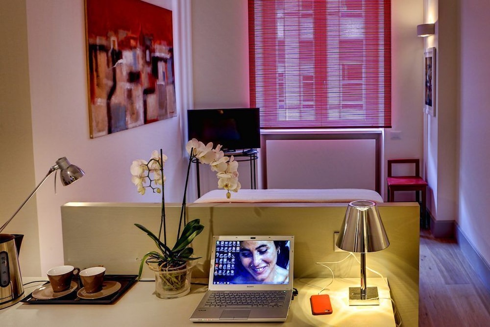 Double Room, 1 Large Twin Bed (Small Bed) photo 3