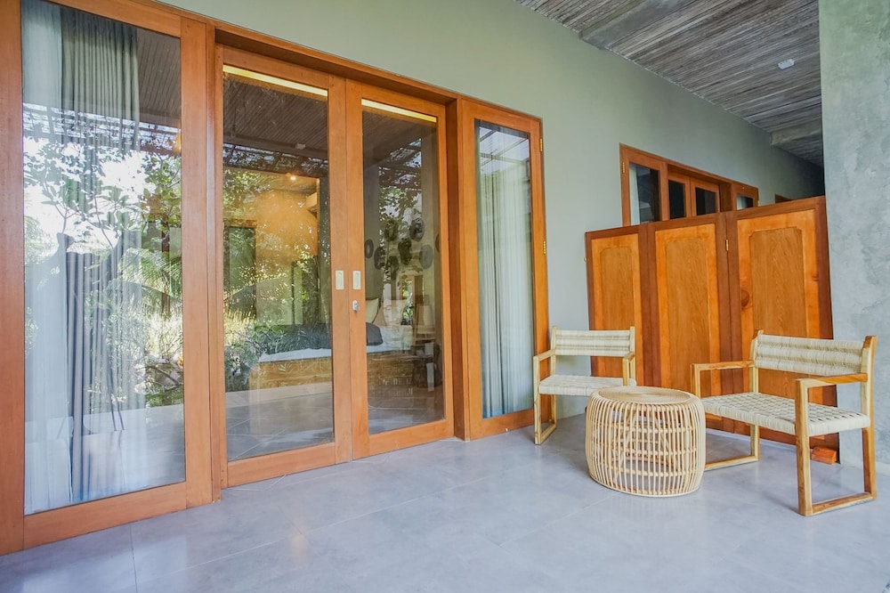 Deluxe Room, Garden View - Photo 12