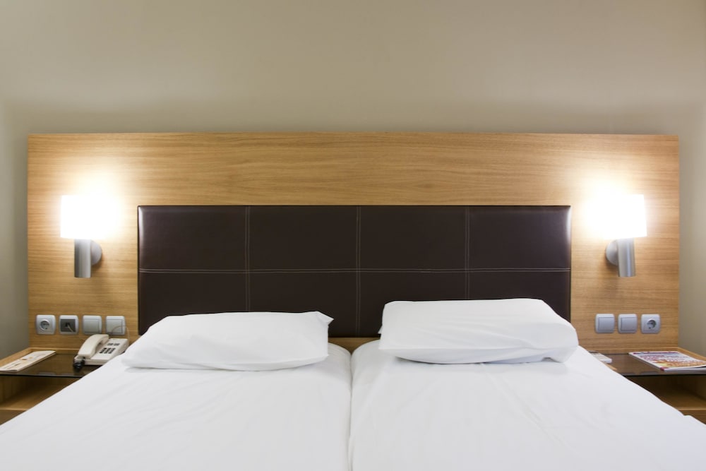 Standard Room, Connecting Rooms - Photo 2