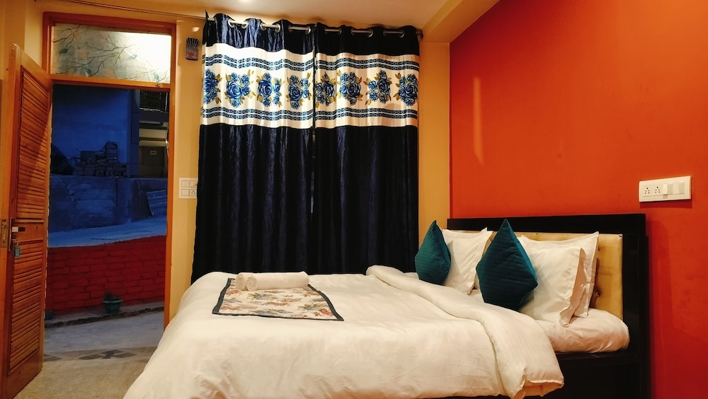 Standard Room, Hill View