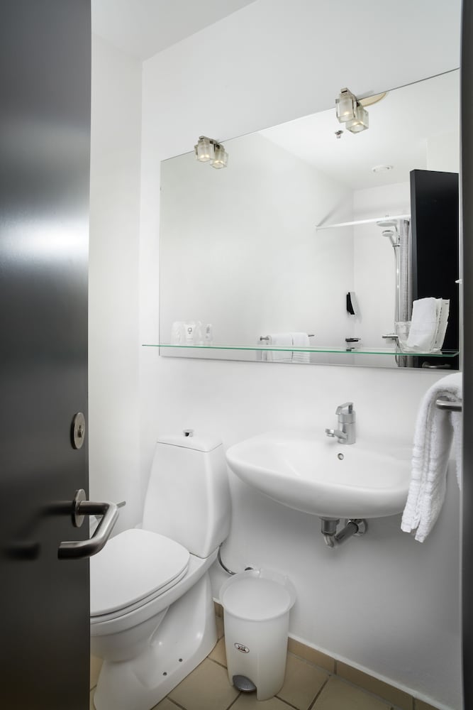 Standard Twin Room photo 2