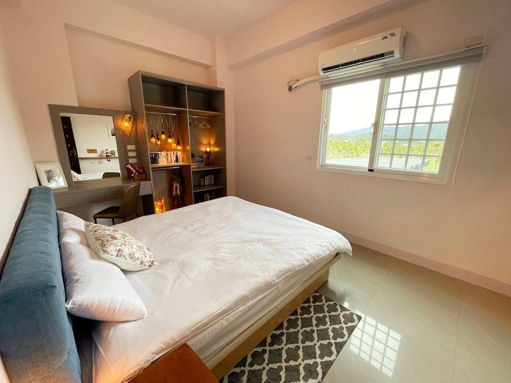 Double Room (Small, Purple, Long Stay Welcome) photo 1