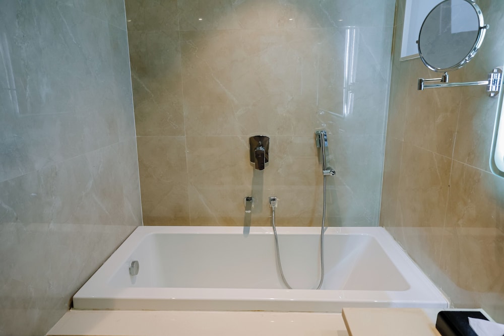 Signature Cottages with Balcony and Bathtub photo 3