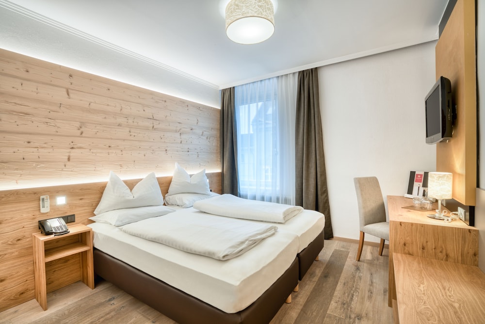 Double Room - Photo 6