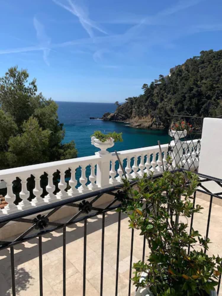Suite, Hot Tub, Sea View photo 3