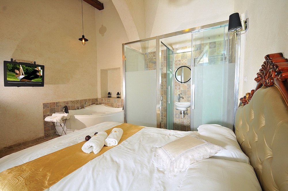 Stone Suite photo 1