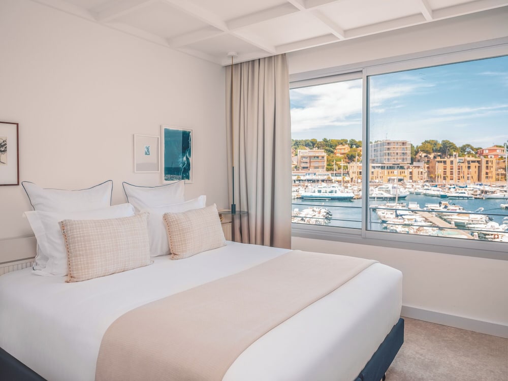Superior Room, Sea View, Oceanfront photo 1