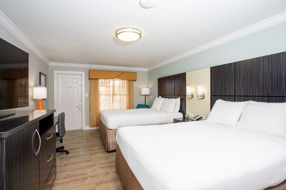 Standard Room, 2 Queen Beds, Accessible, Non Smoking - Photo 3