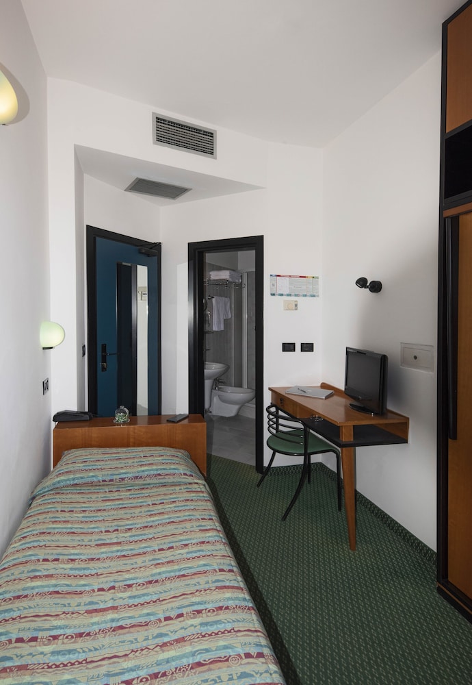 Economy Single Room