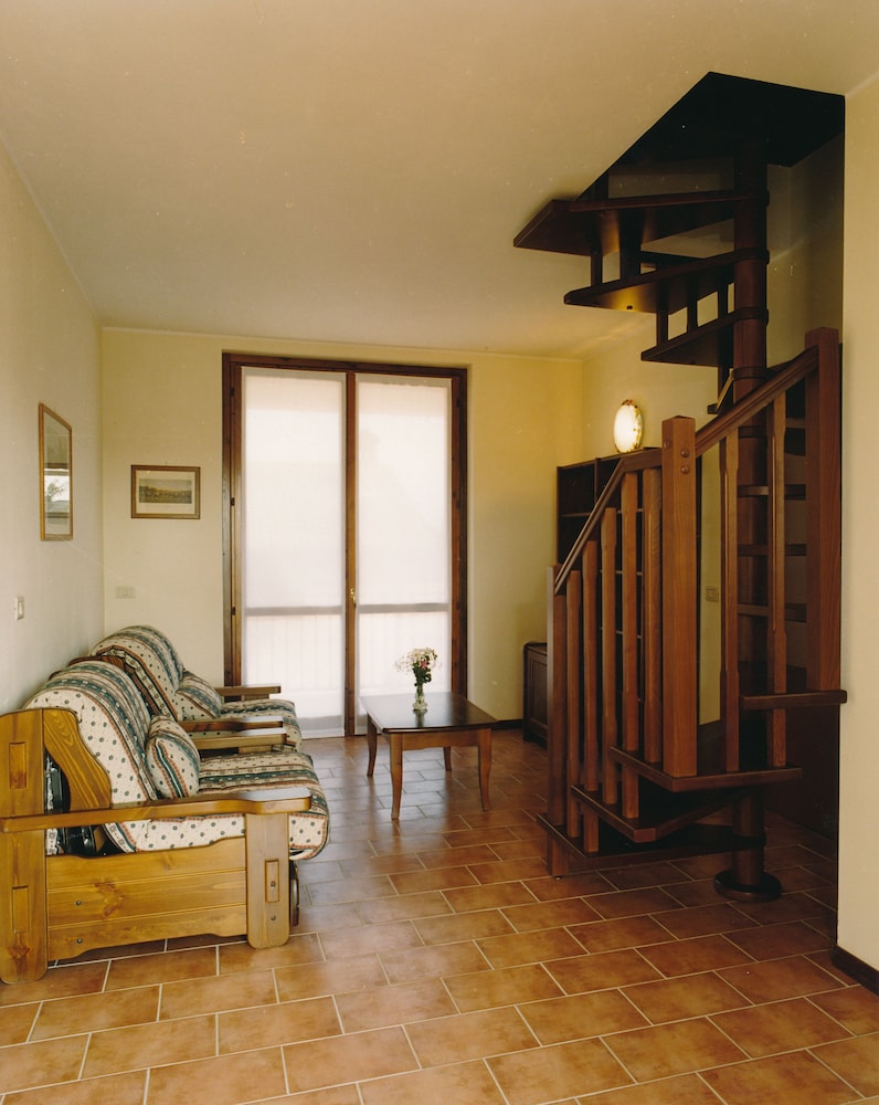 Duplex, 2 Bedrooms photo 2