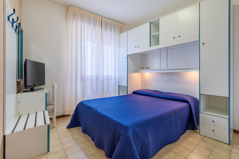 Standard Double or Twin Room, Balcony - Photo 1