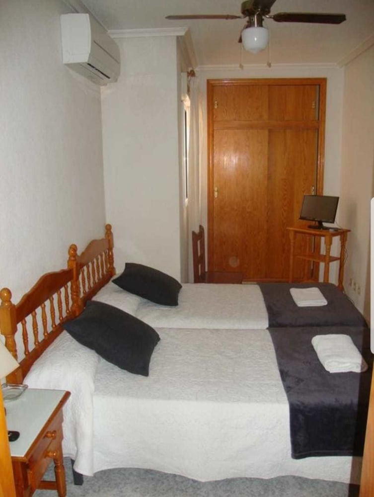 Habitación Estándar con Dos Camas Individuales