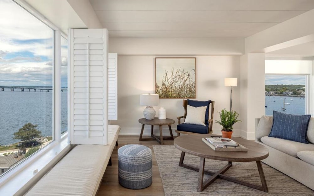 Premier Suite - Photo 3