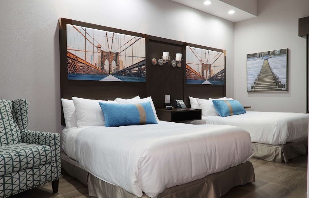Suite, 2 Queen Beds, Accessible, Kitchen (with Sofabed) - Photo 1